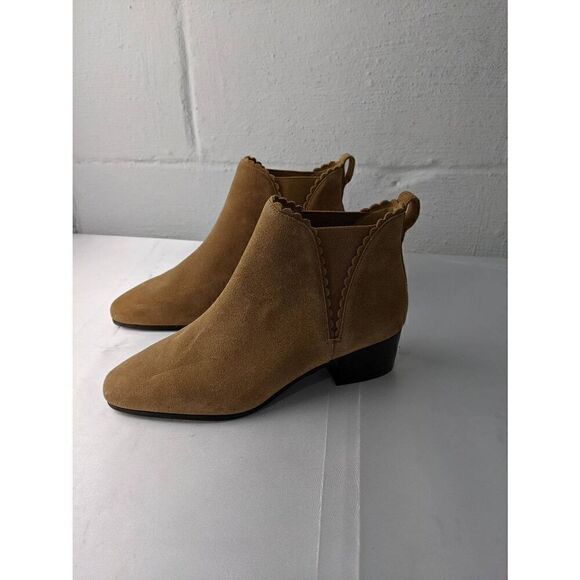 Talbots Tan Suede Classic Block Heels Chelsea Booties Scallop Trim - Sz 8 - Picture 1 of 12